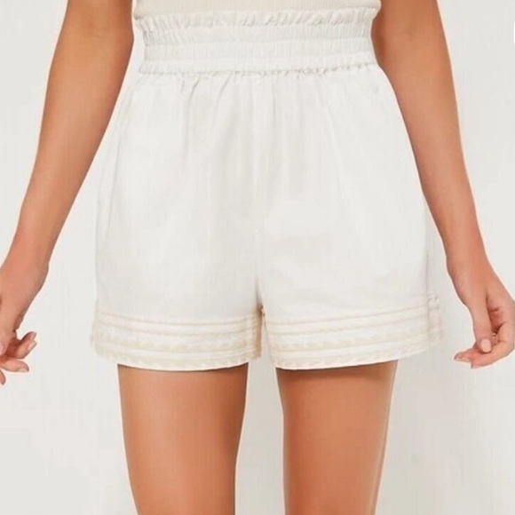 Tuckernuck White Shorts w/ Beige BoHo Embroidered Trim NWT Med